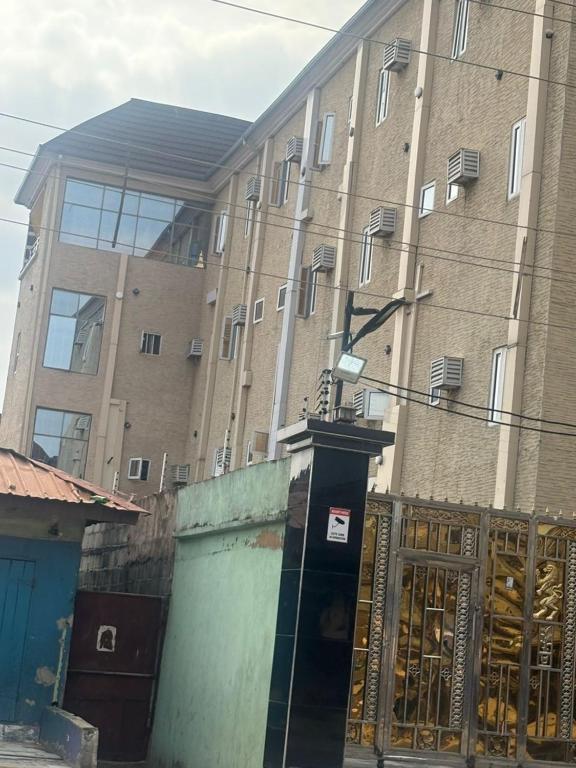 Gallery image of Gentle tower hotel and suites adekunle in Lagos