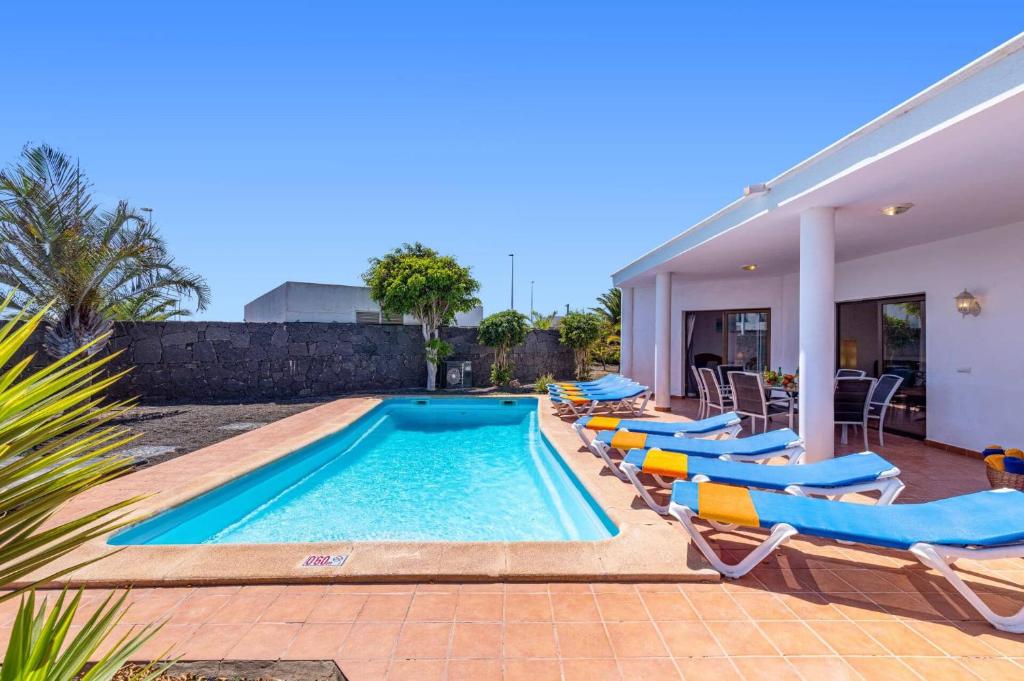 Villa Zoe by Villa Plus