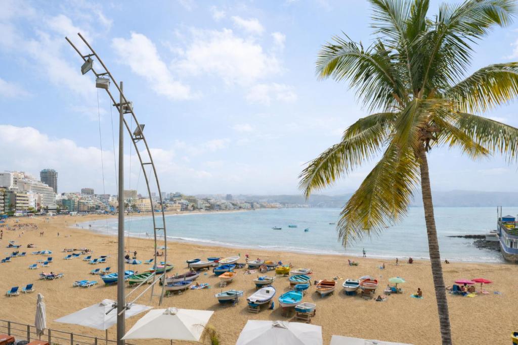 Paraíso Canteras - Beachfront Living!