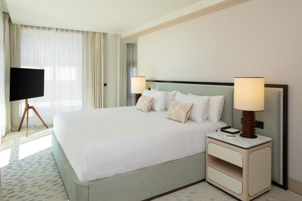 Hotel Miramar Barcelona GL - LVX Preferred Hotels & Resorts - Newly Renovated - Two-Bedroom Suite