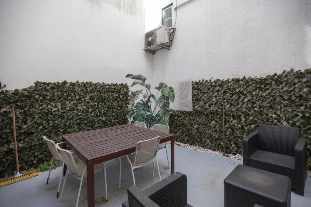 FLH Bairro Alto Apartment with Terrace