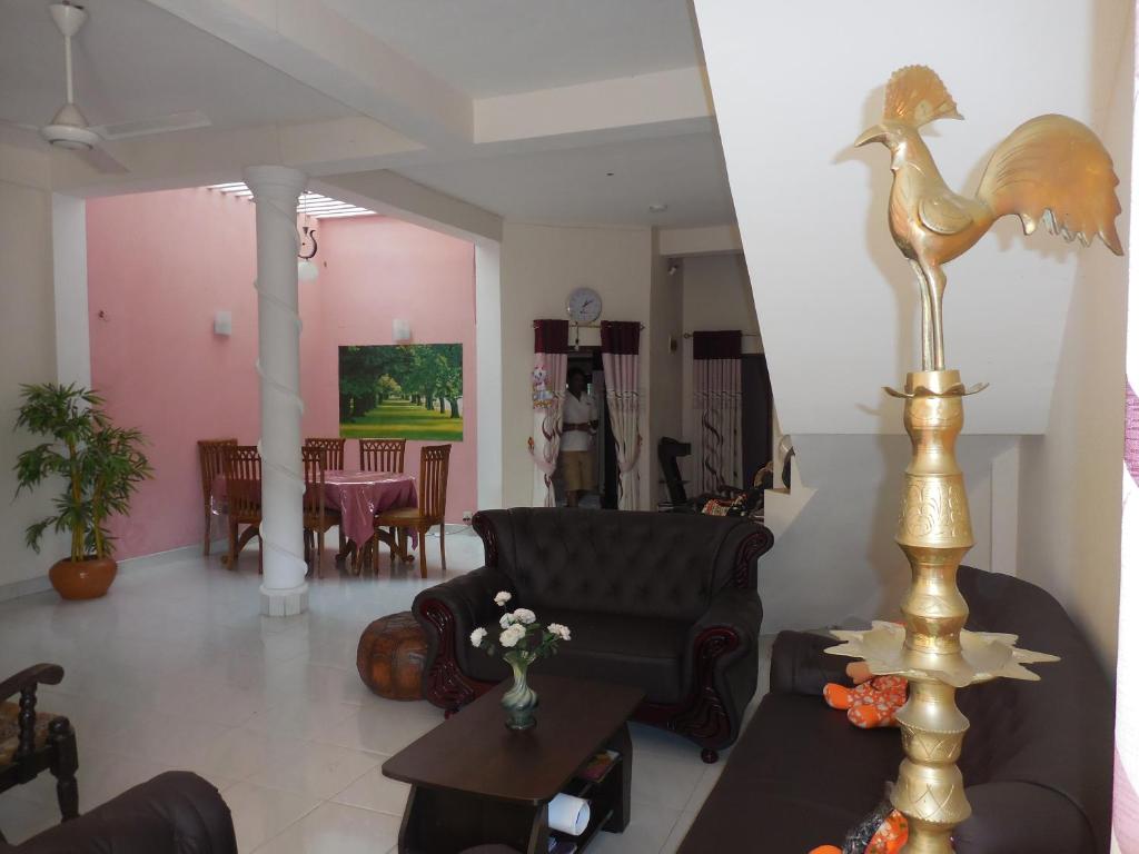 Posezení v ubytování Diyawara Home Stay