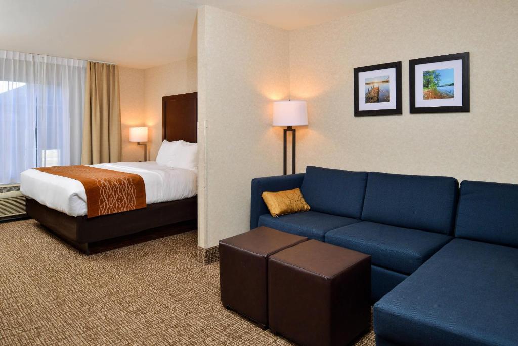 Comfort Inn & Suites Madison North photo