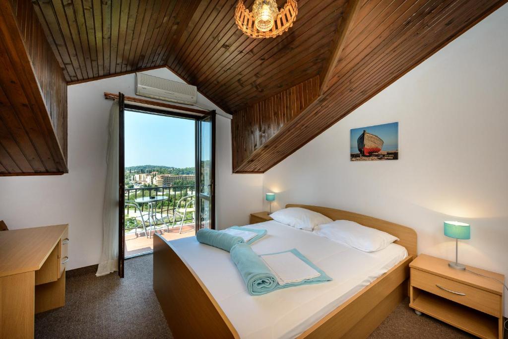 Guest House Villa Bellevue - 17