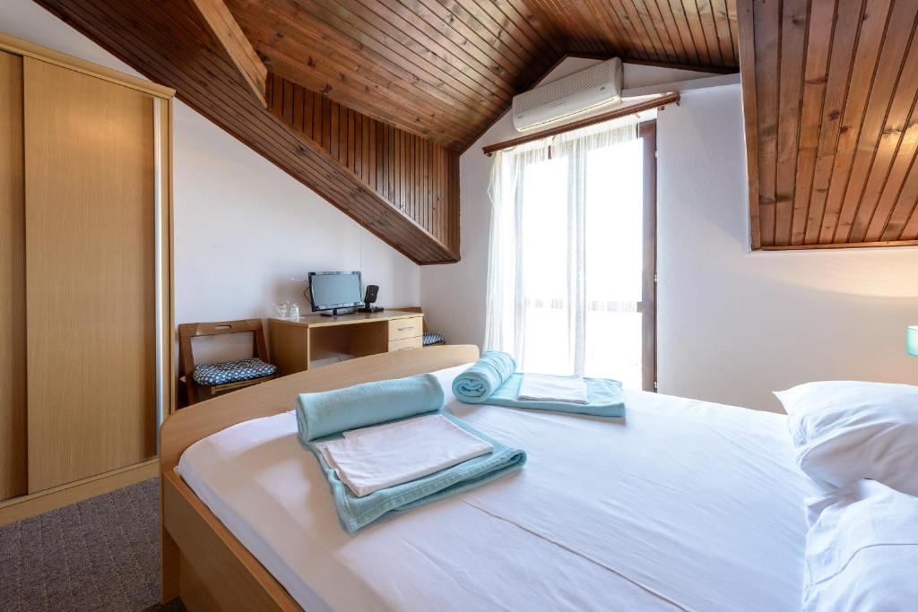 Guest House Villa Bellevue - 18