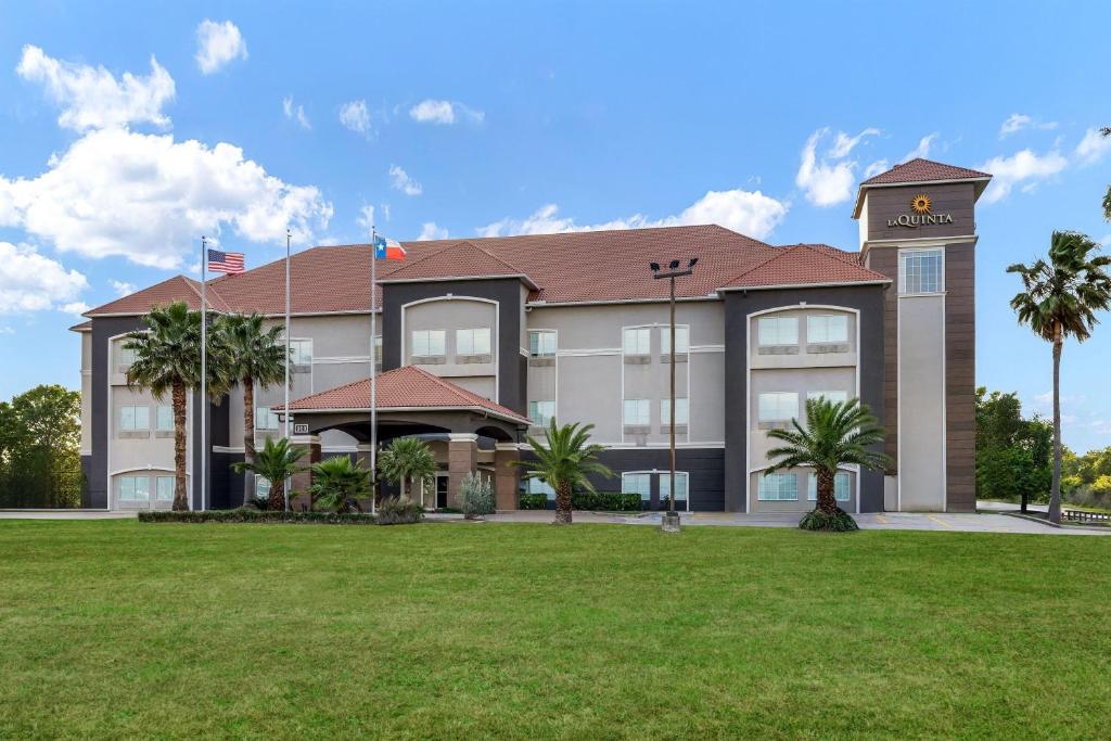La Quinta by Wyndham Alvin