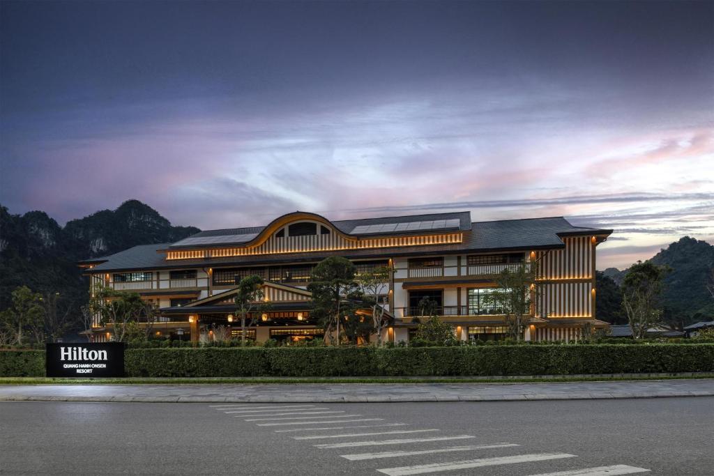 Hilton Quang Hanh Onsen Resort - Toàn cảnh