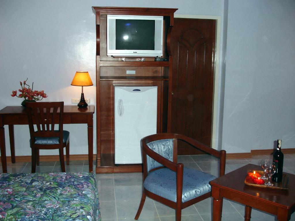 TV a/nebo společenská místnost v ubytování Pacific Breeze Hotel and Resort