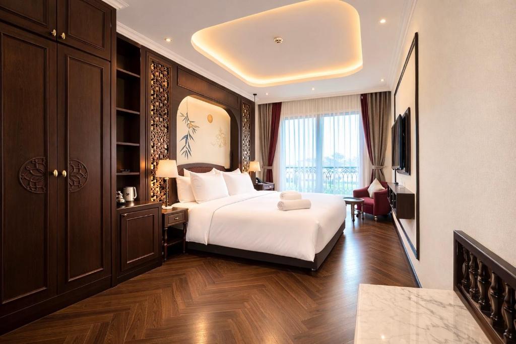 Room #1443555104