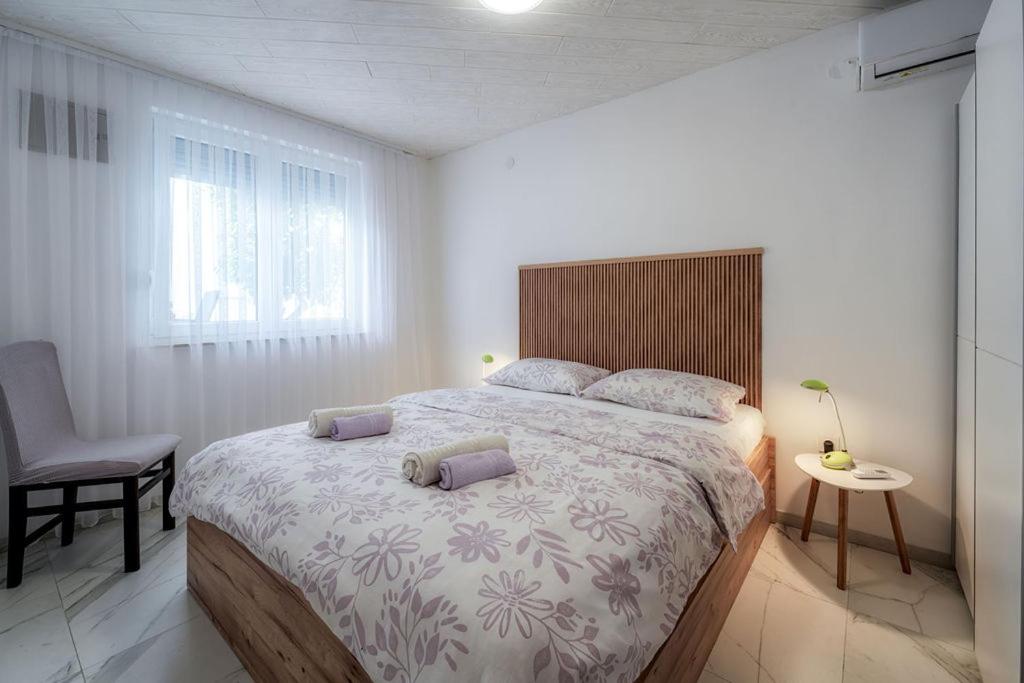 Apartments Buturajac