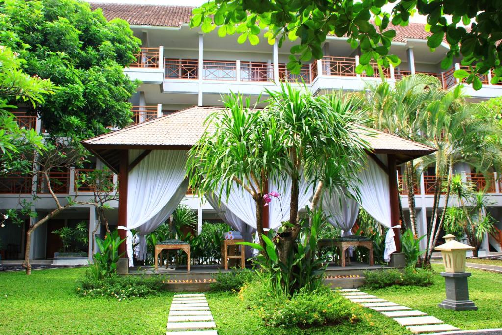 Zahrada ubytování Dewi Sri Hotel