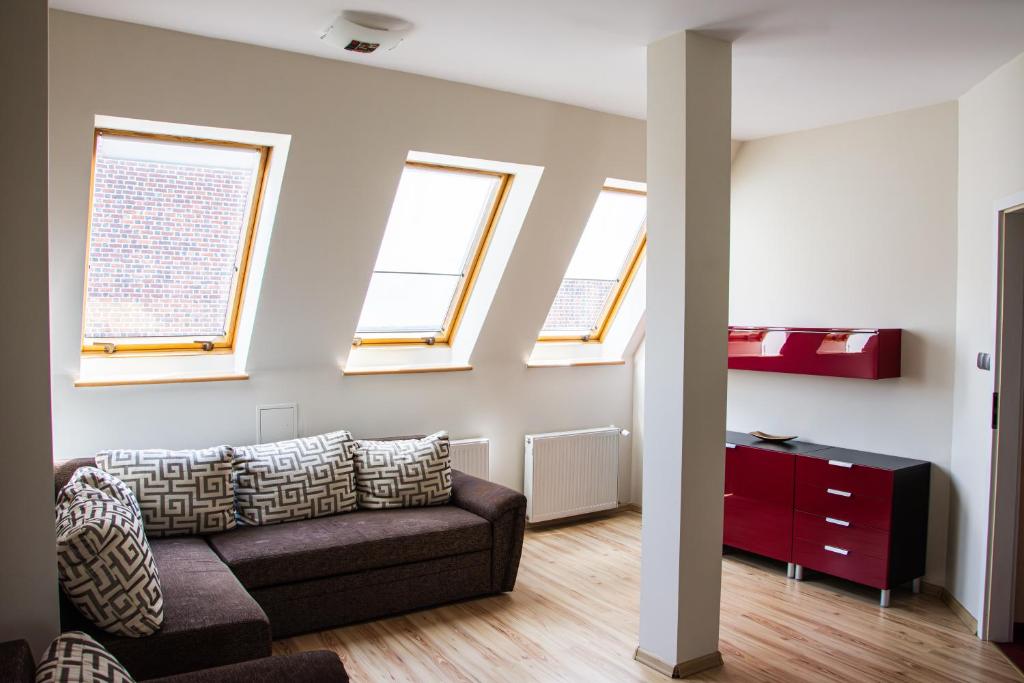 Tulip Hotels - Wroclaw Patio - 2 Bedrooms Apartment 1 Queen Bed 2 Sofa Beds