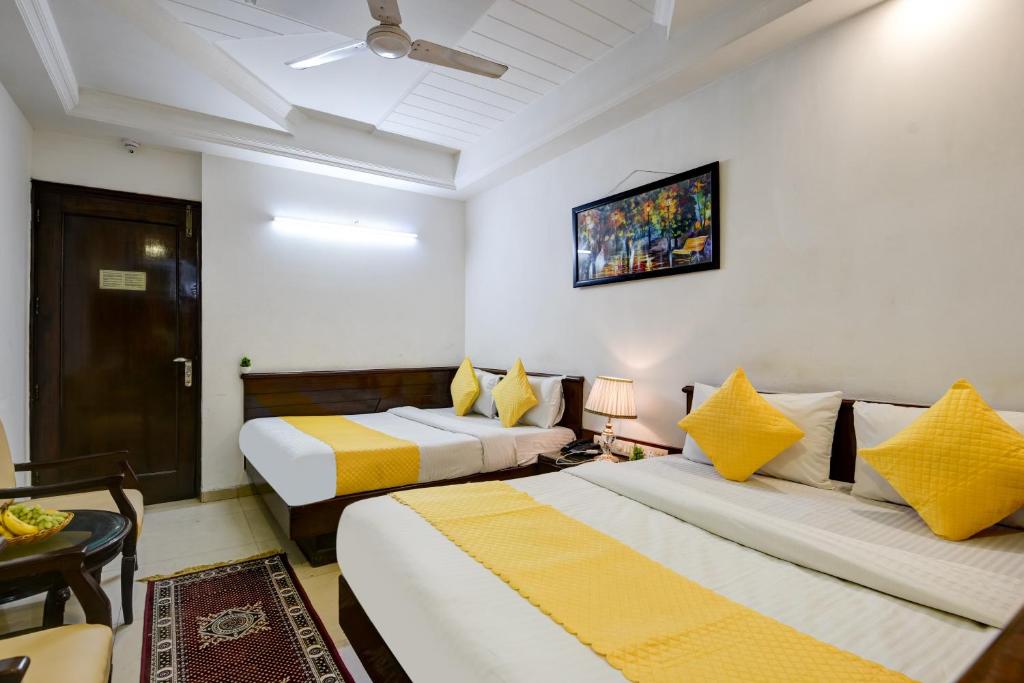 فضای داخلی Hotel Chanchal Deluxe -A Unit Of Nihar Hotels-Just 2 minutes Walking Distance From New Delhi Railway Station در دهلی نو - تصویر ۳