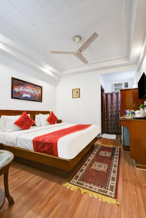 لابی و فضای عمومی Hotel Chanchal Deluxe -A Unit Of Nihar Hotels-Just 2 minutes Walking Distance From New Delhi Railway Station - تصویر ۵