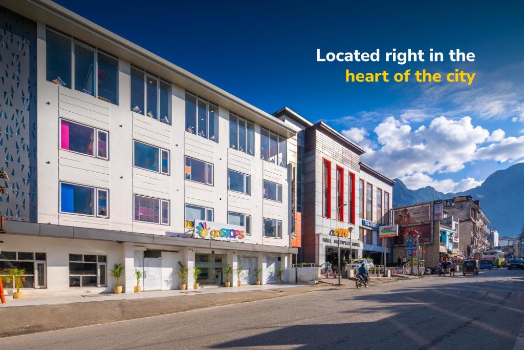 lished right in the heart of the city at goSTOPS Plus Katra in Katra