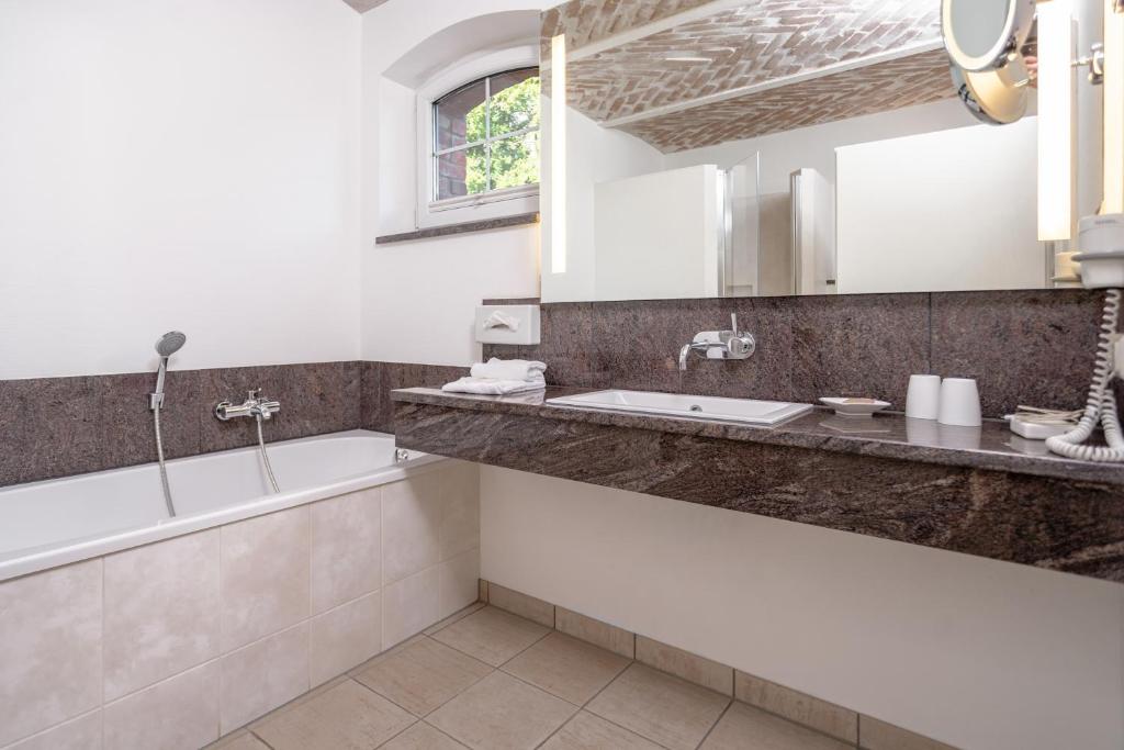 Golfpark Strelasund - Double Or Twin Room With Balcony