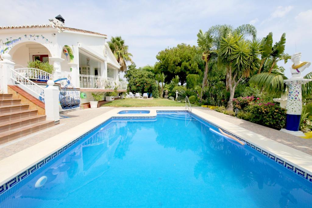 Estepona North Family Villa CORTIJO