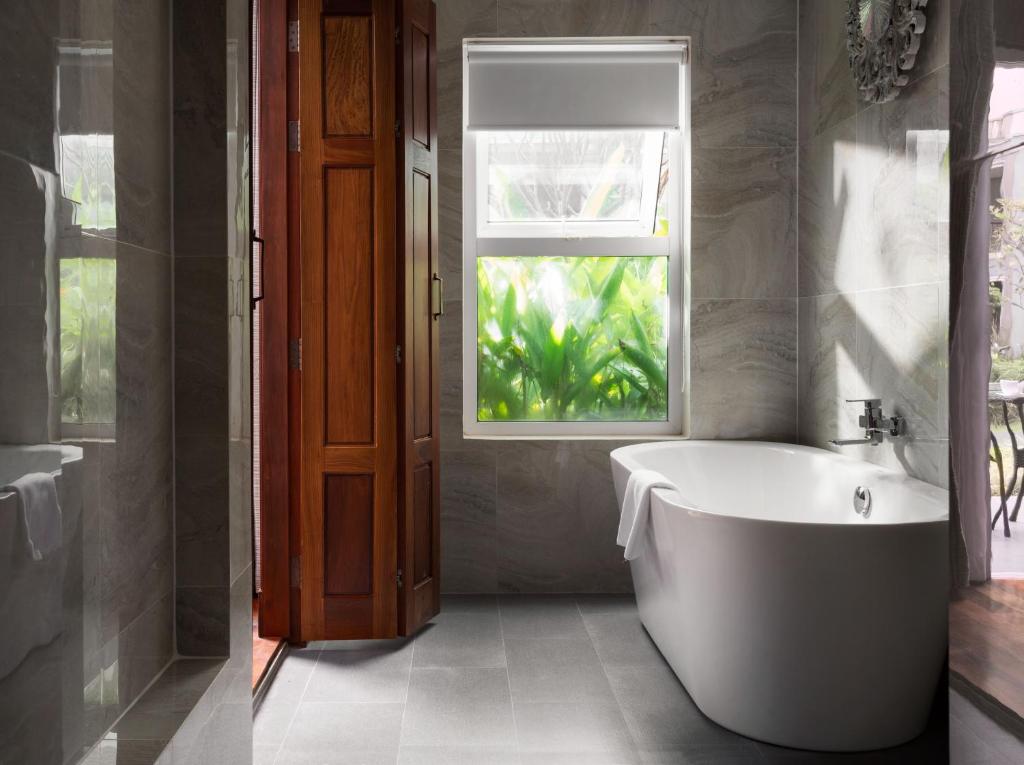 Koupelna v ubytování J7 Angkor Hotel