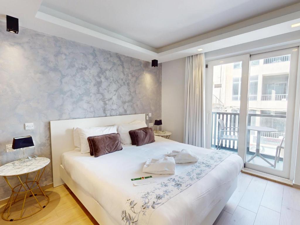Gallery image of The G Hotel by JL in St. Julianʼs