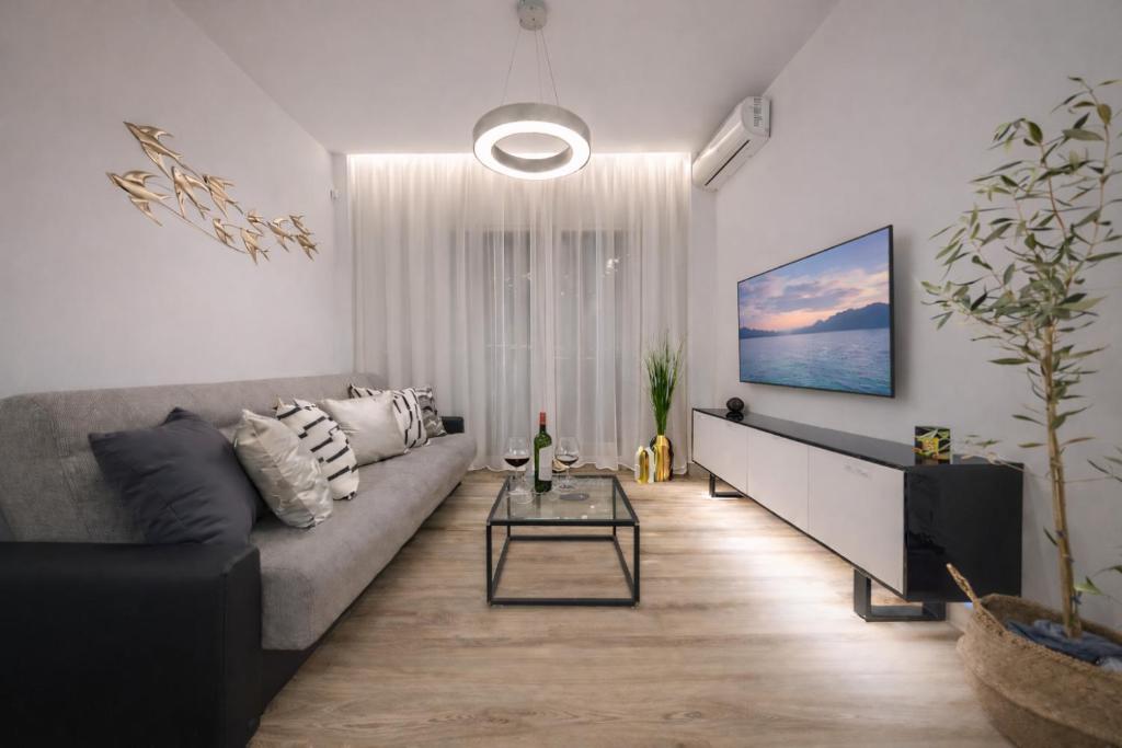 Stylish Central Athens Apartment Cozy & Modern