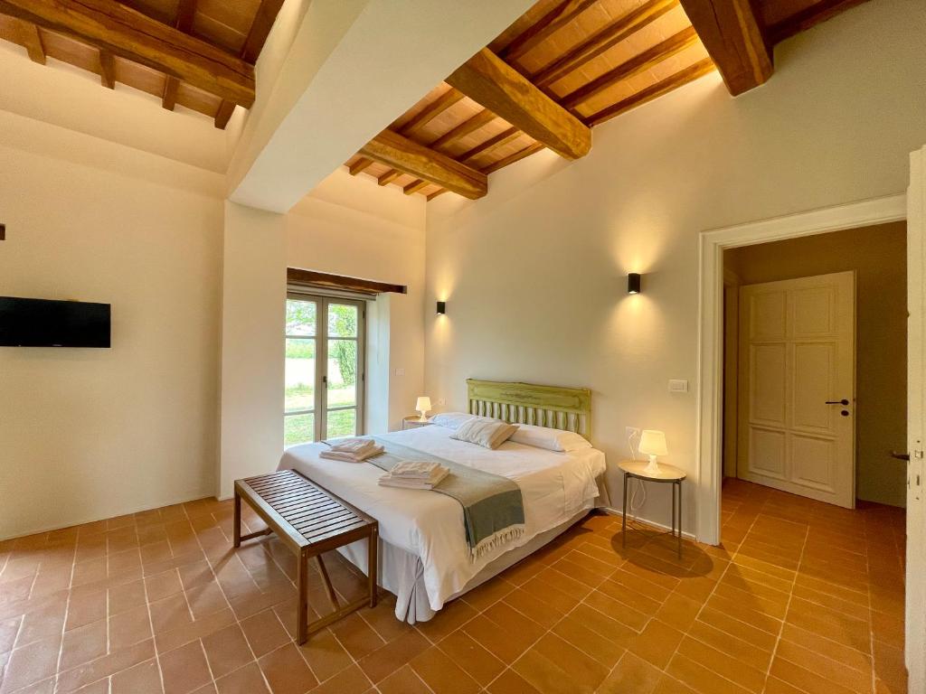 Tenuta Morcella tra Todi e Perugia con piscina in esclusiva