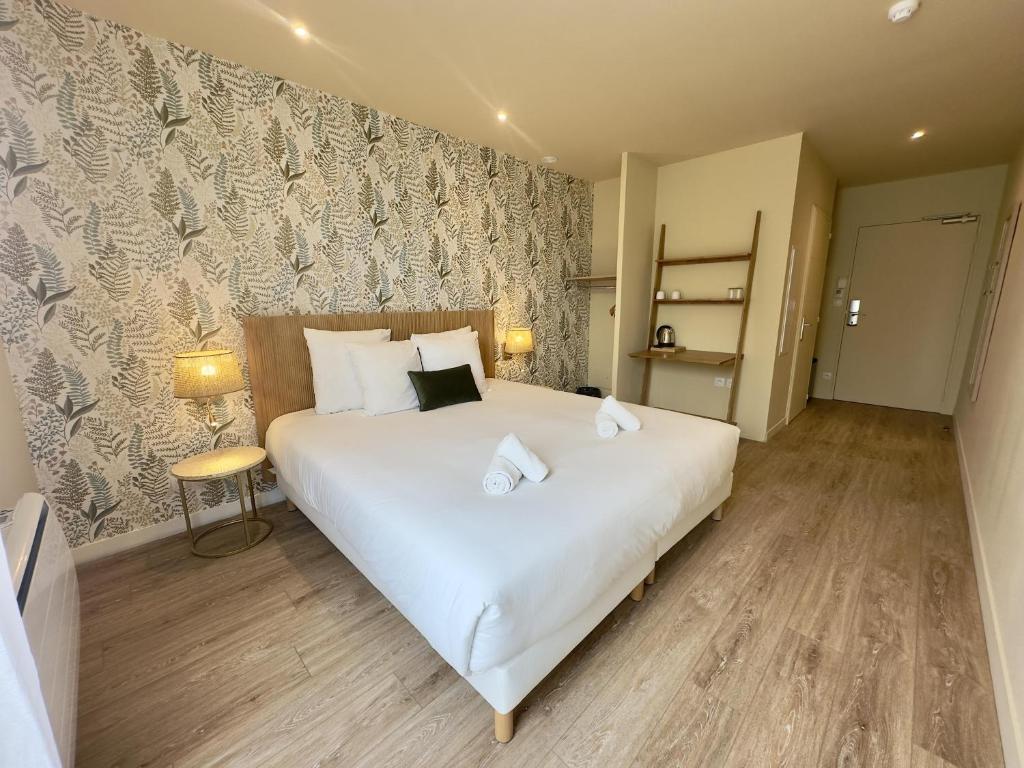 Best Western Hotel de la plage Normandie - Comfort King Room -Non-Smoking/Ground Floor