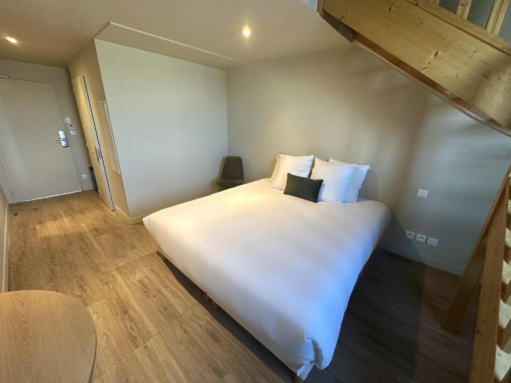 Best Western Hotel de la plage Normandie - Family King Room - Non-Smoking