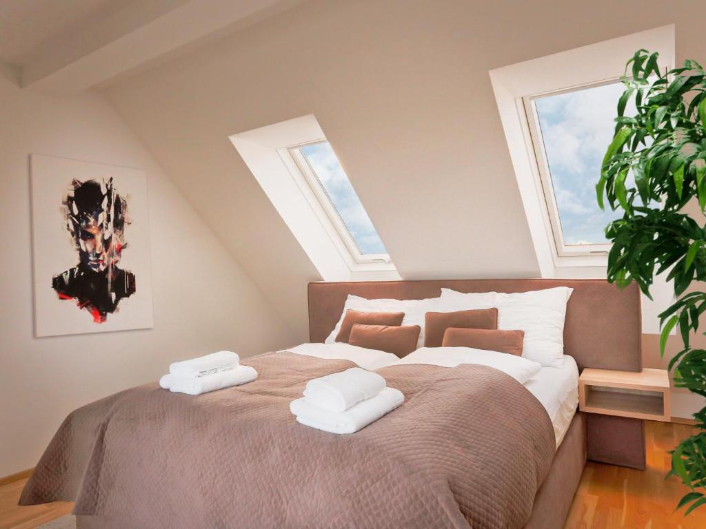 SKY9 Penthouse Apartments - Penthouse Apartment With City View
