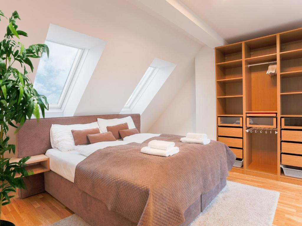 SKY9 Penthouse Apartments - Two-Bedroom Penthouse Apartment With City View