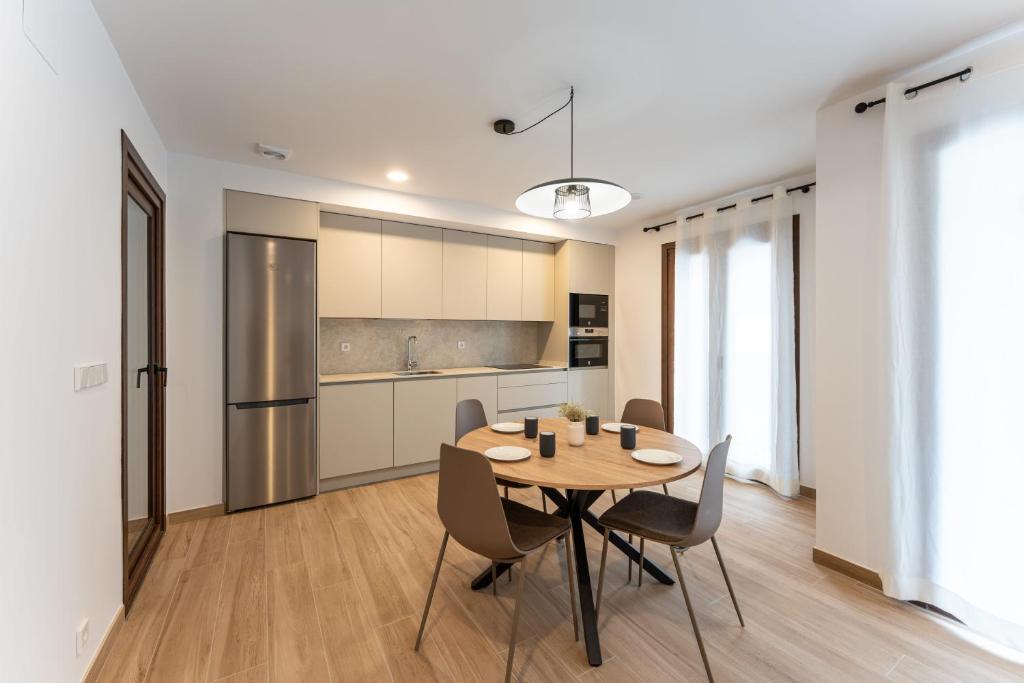 Silken Puerta de Irati - Apartamento Superior Con Balcón