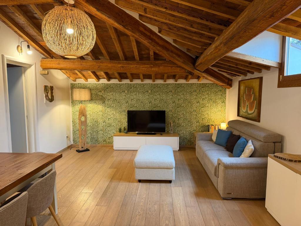 Luxury Apartment Montebello