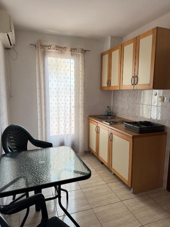 Apartments Top of Budva - Üç Kişilik Oda - Bahçe Manzaralı