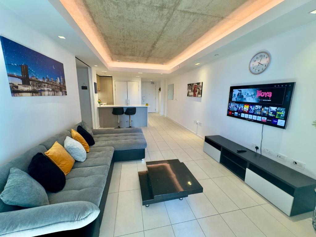 O2 Rear Balcony Cosy Apartment, Balcony River View, O2, Cable Car, London (updated ...