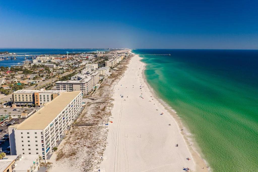 307 Surf Dweller by Alicia Hollis Realtor Rentals - Open March 16th Week, Destin, FL