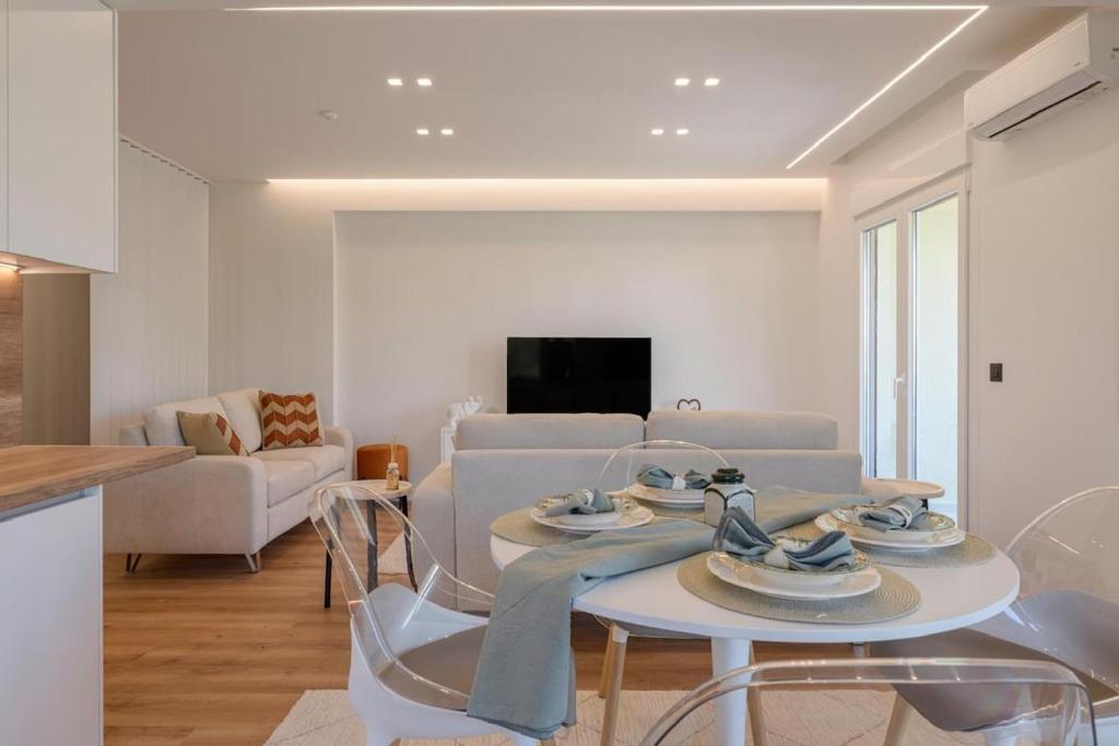 3 Bedroom Apartment in Glyfada