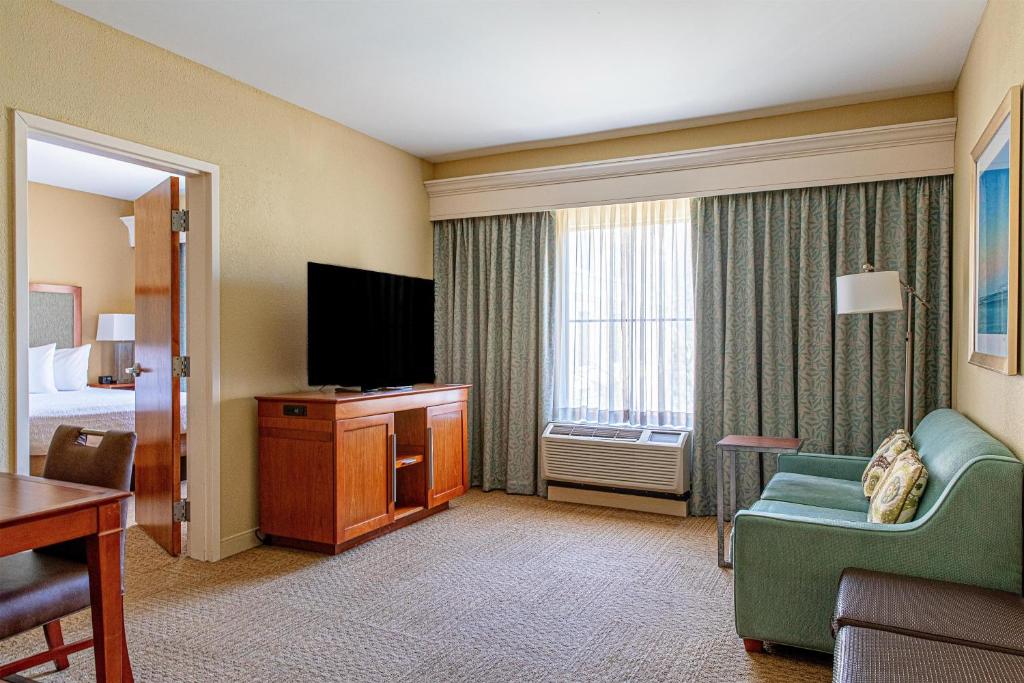 Hampton Inn Charleston-Daniel Island photo
