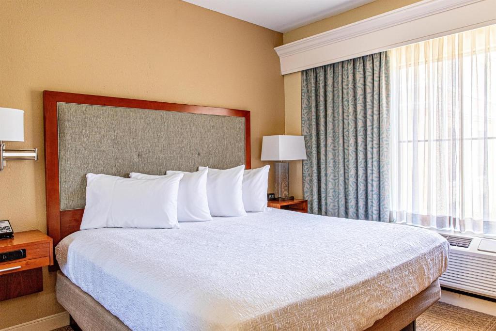 Hampton Inn Charleston-Daniel Island photo