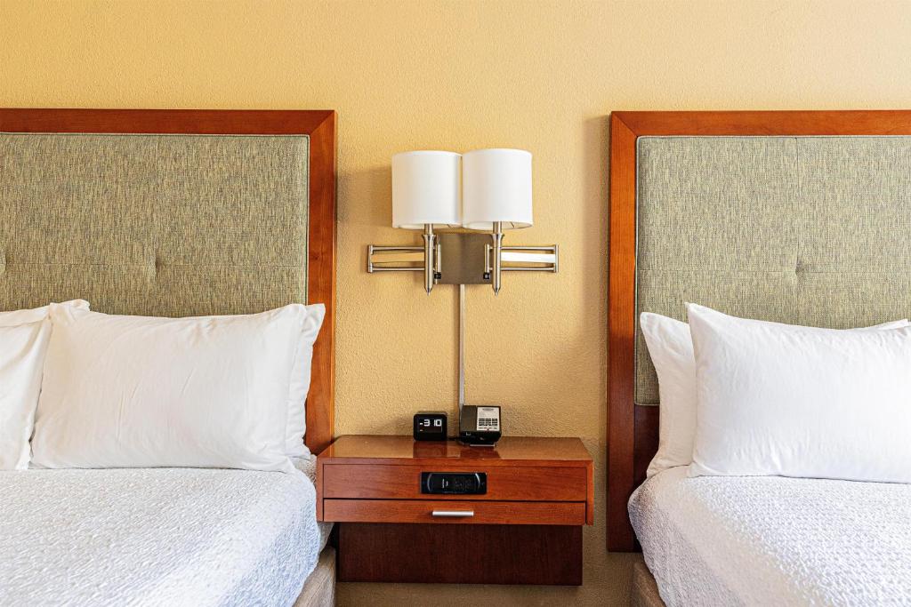 Hampton Inn Charleston-Daniel Island photo