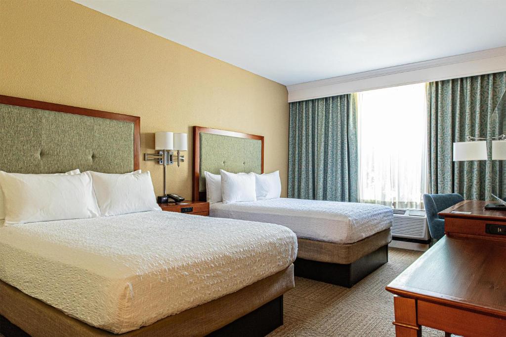 Hampton Inn Charleston-Daniel Island photo