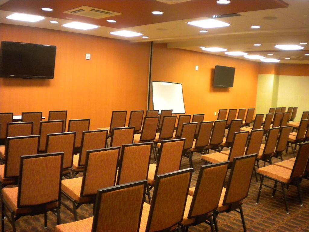Hampton Inn & Suites Cincinnati / Uptown - University Area photo