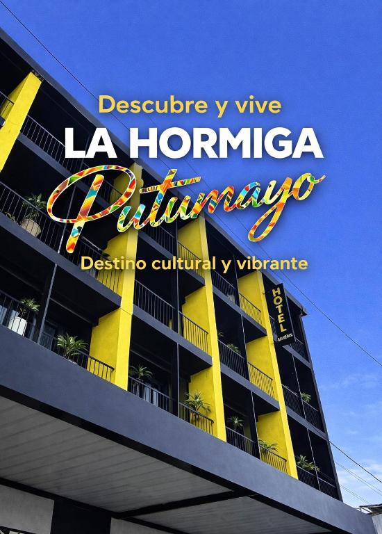 a sign for a la honda apartment building at Hotel Balcones in La Hormiga