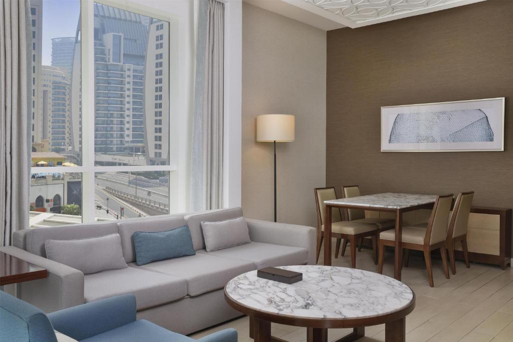 DoubleTree by Hilton Dubai Jumeirah Beach - 