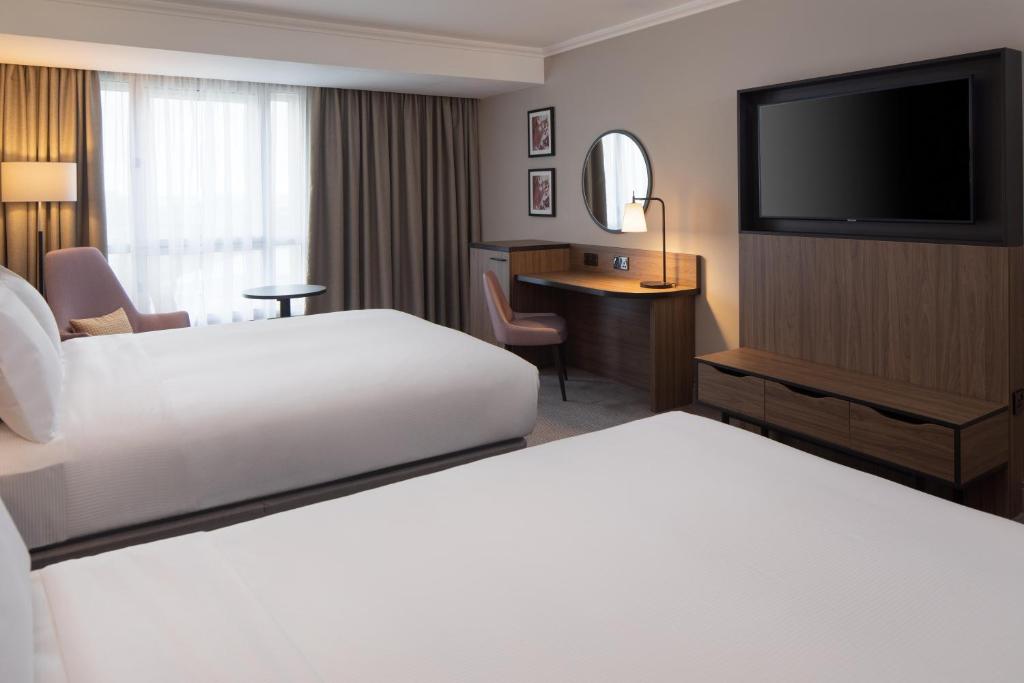 DoubleTree by Hilton Dartford Bridge photo