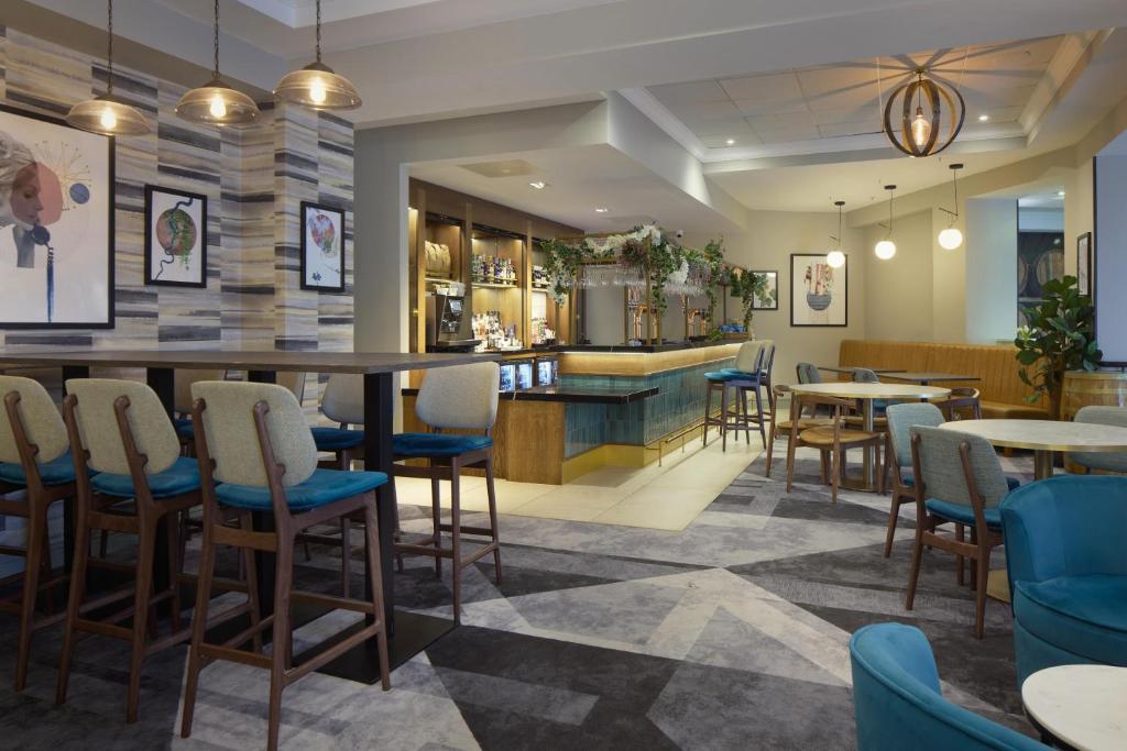 DoubleTree by Hilton Dartford Bridge photo