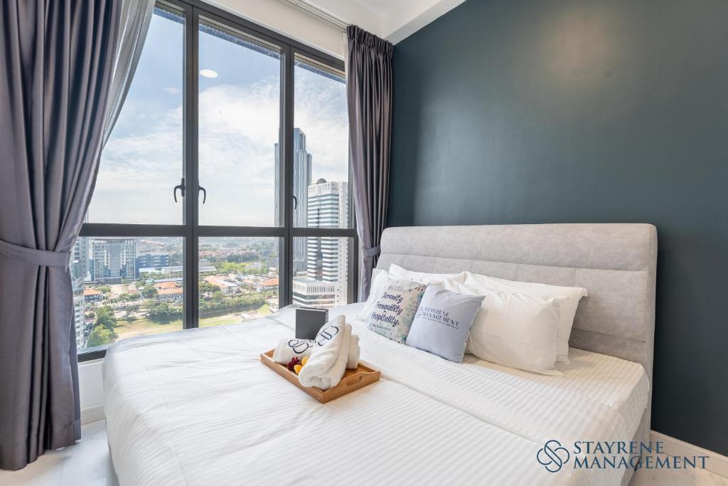Setia Sky 88 with Sunset View Johor Bahru by Stayrene - Three-Bedroom Deluxe Apartment