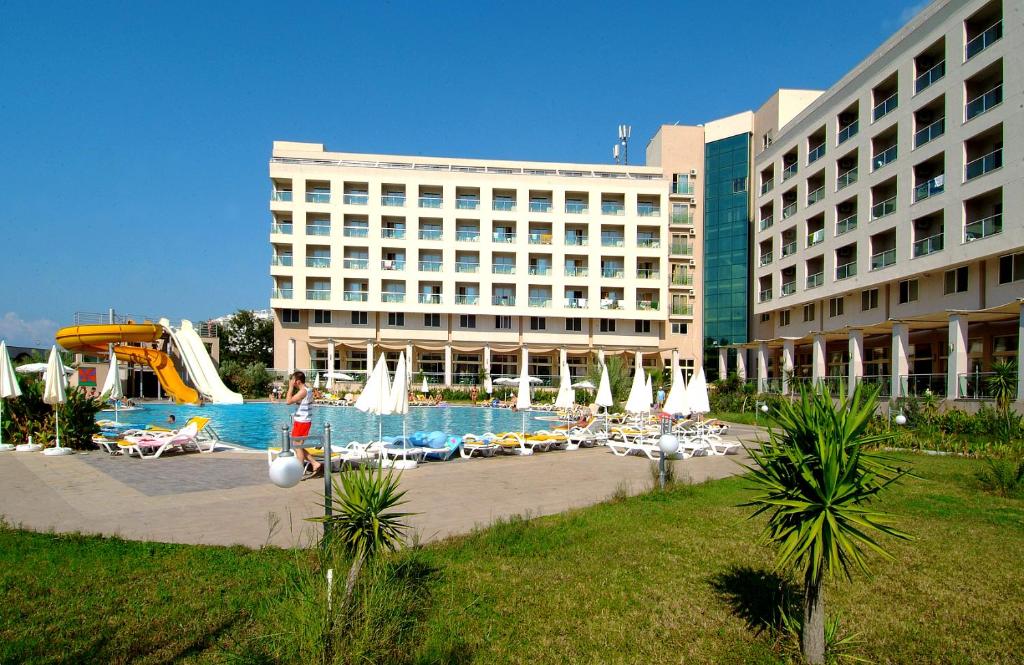 Bazén v ubytování Miarosa Konakli Garden nebo v jeho okolí