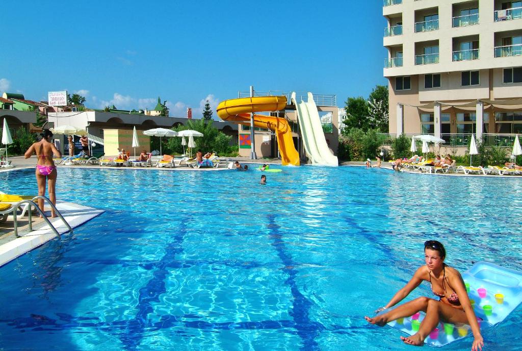 Bazén v ubytování Miarosa Konakli Garden nebo v jeho okolí