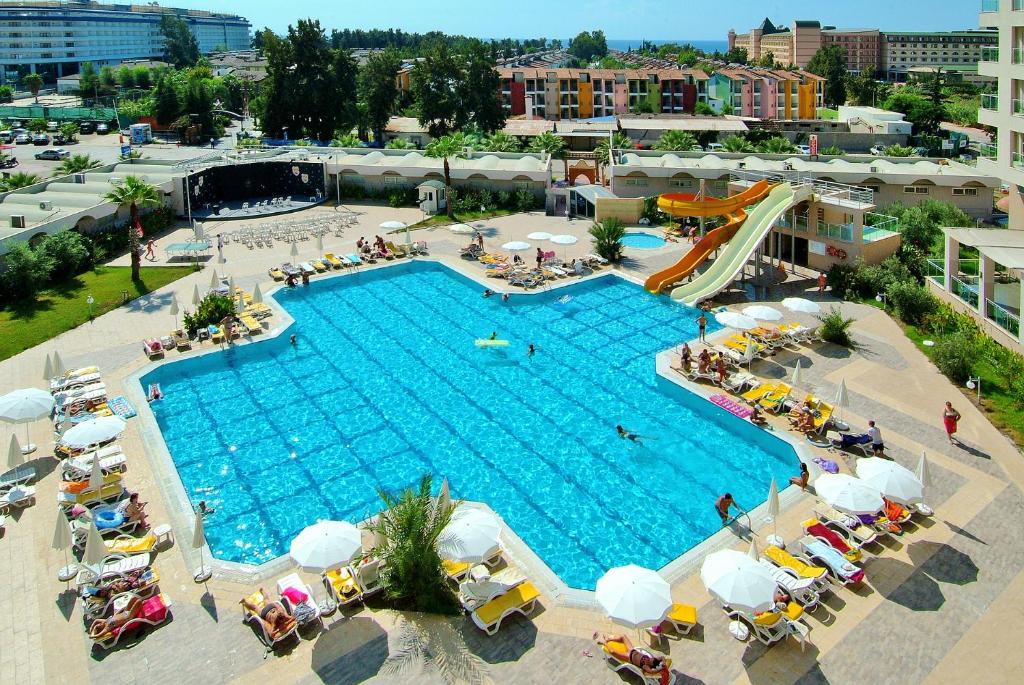 Bazén v ubytování Miarosa Konakli Garden nebo v jeho okolí