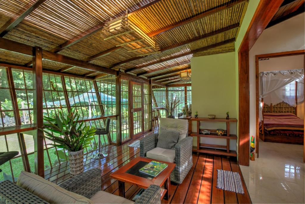 Foto dalla galleria di Uva Blue Jungle Villas a Puerto Viejo