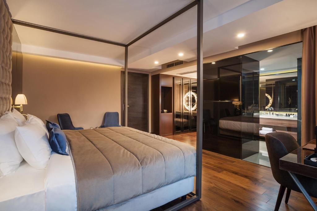 SAINT TEN Boutique Hotel, Small Luxury Hotels - Executive Suite